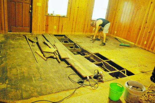 Subfloor Demolition in Missouri City